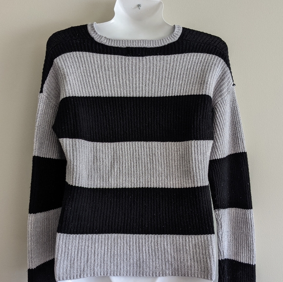 🔥LAST CHANCE - DONATING Sept 4/22🔥 Striped Knit Sweater, semi cropped - Picture 2 of 3